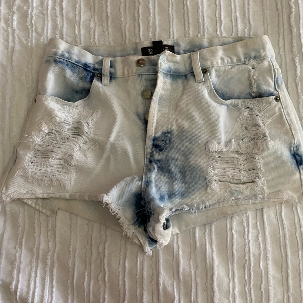 Forever 21 high waisted light wash denim shorts